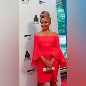 VENUS Strapless Dress in Vibrant Red